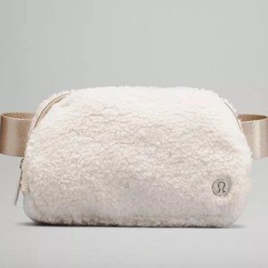 BLACK FRIDAY SALE NWT Lululemon Fleece Belt Bag in Natural Ivory/Trench